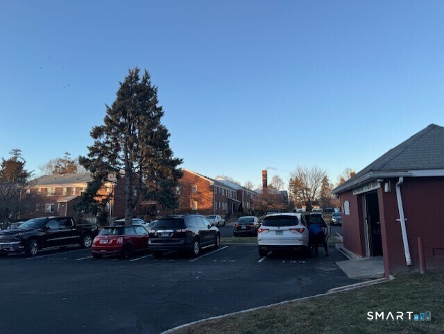 Building Photo - 236 Glenbrook Rd