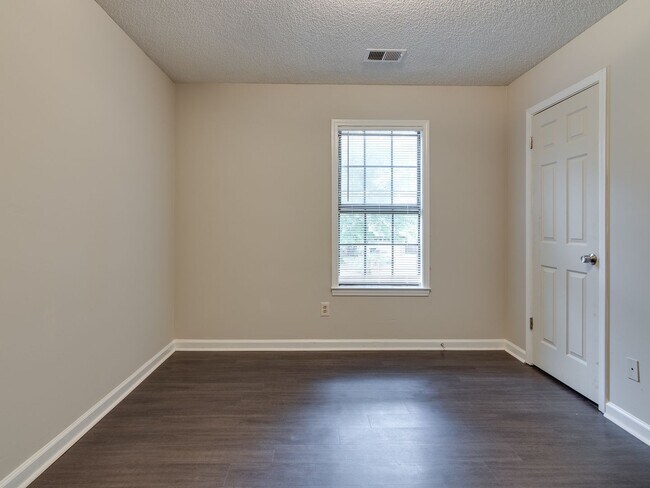 Building Photo - Spacious 3BR/2BA Bartlett rental home in GREAT location!