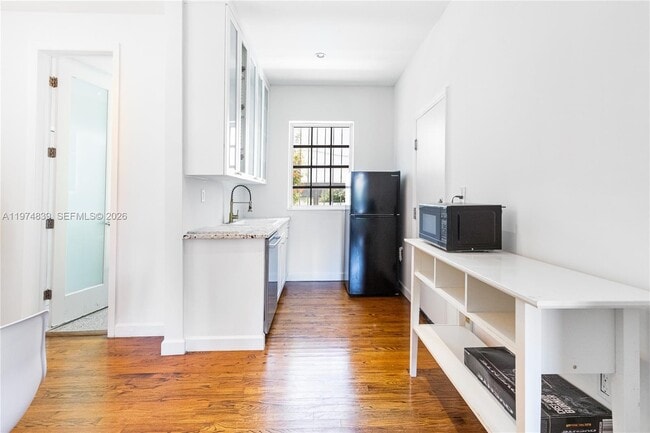 Building Photo - 439 15th St