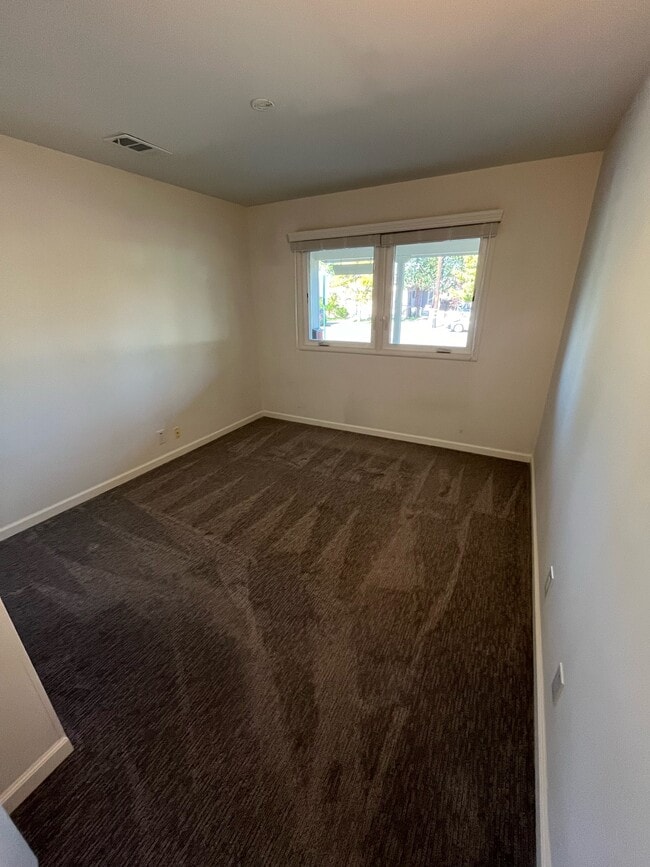 Building Photo - 2545 Fourth St