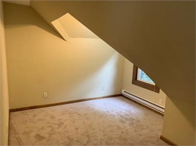 Building Photo - 401 1/2 W Vine St.