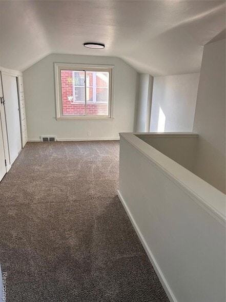 Building Photo - 15161 Sprenger Ave