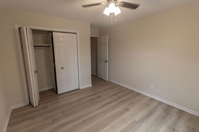 Building Photo - 1915 Mirtle Grove Ct