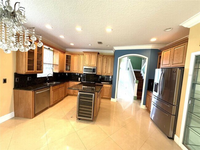 Building Photo - 3865 NW Deer Oak Dr