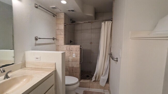 Building Photo - 5124 N 31st Pl