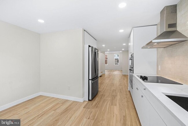 Building Photo - 1124 Dunton St