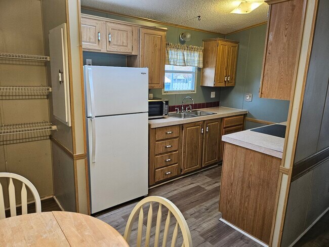 Building Photo - 279 Tricycle Hill Ln