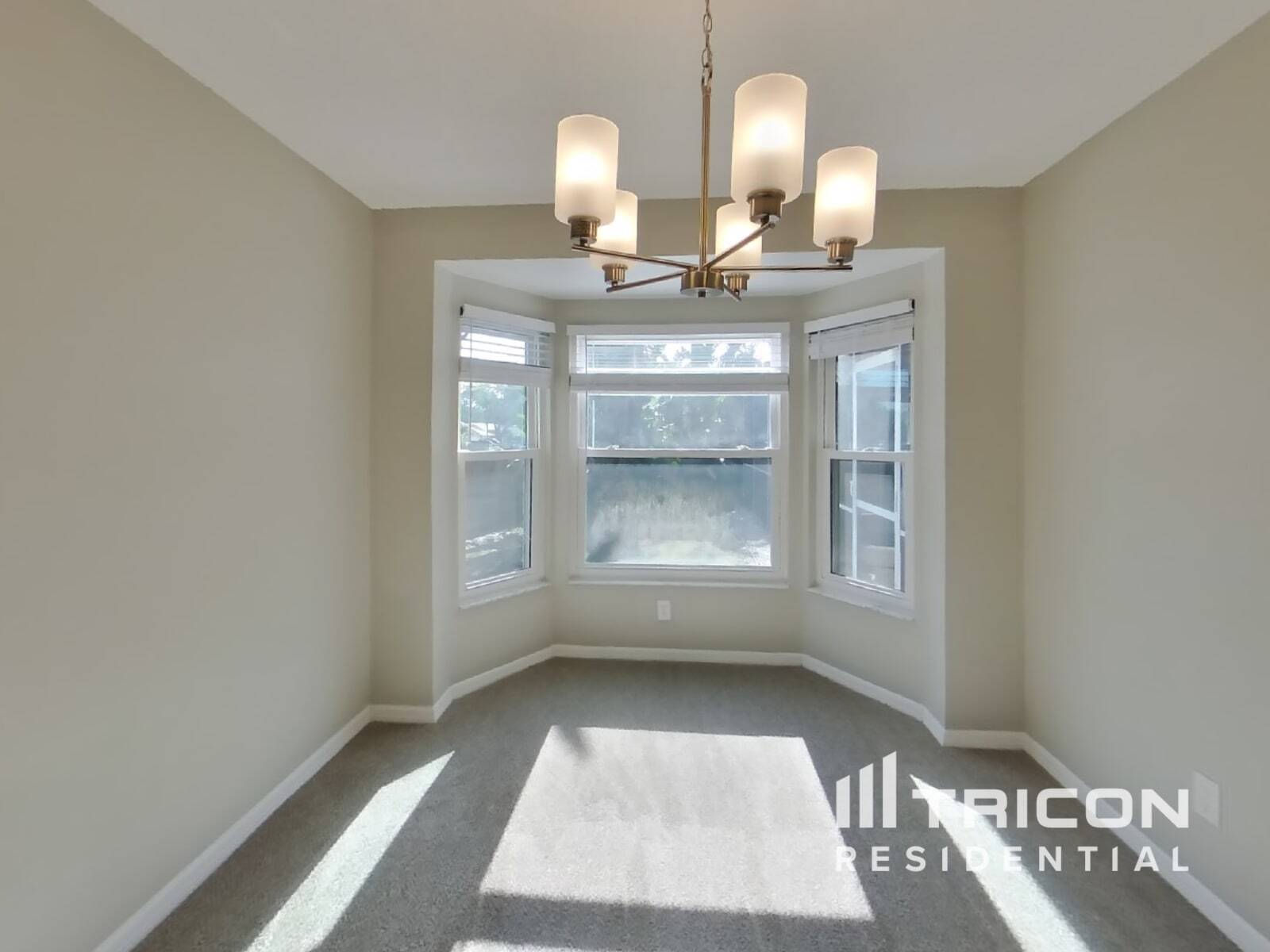 Building Photo - 2609 Crestfield Dr