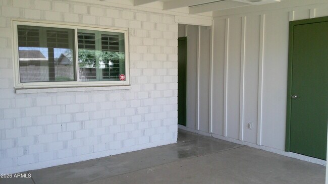 Building Photo - 8608 E Highland Ave