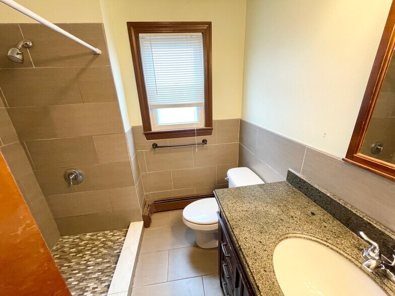 Building Photo - 6 Oswald St