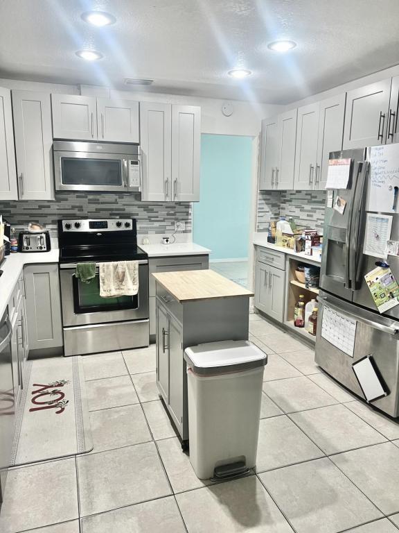 Building Photo - 2013 Redmond St