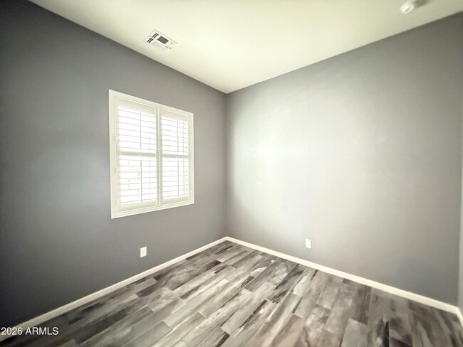 Building Photo - 20618 W Edgemont Ave