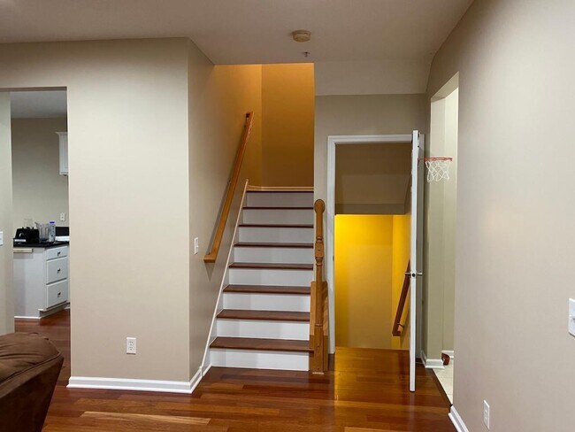 Building Photo - 5030 Archer Ln N