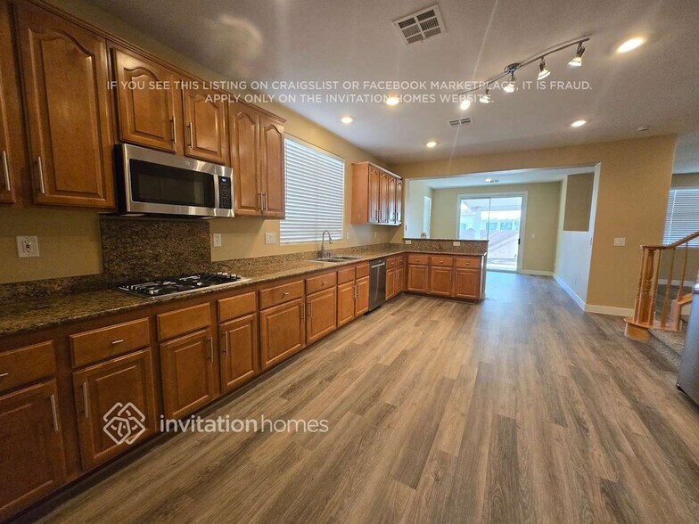 Building Photo - 5525 Rocky Ravine Ave
