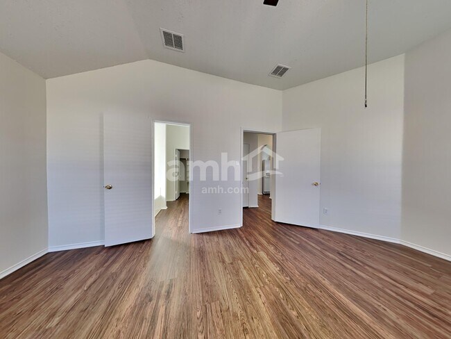 Building Photo - 524 Richmond Park Ln