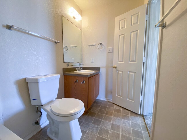 Building Photo - 3215 Northwest Blvd