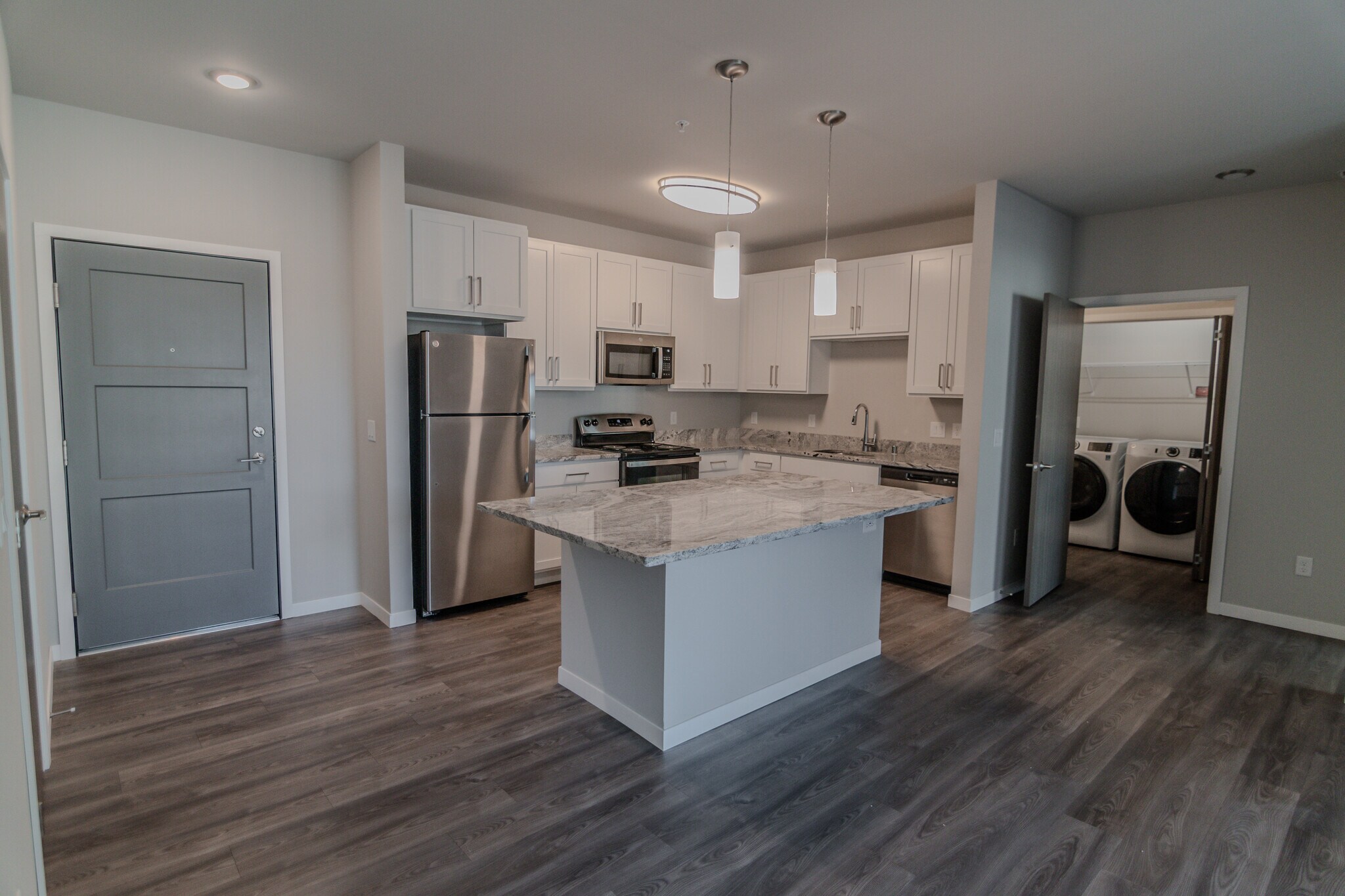 Building Photo - Oak Ridge at University Park Senior Apartm...