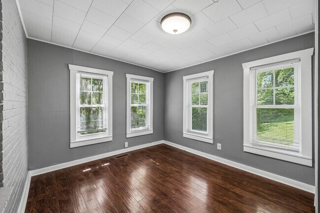 Building Photo - 226 Cumberland Dr