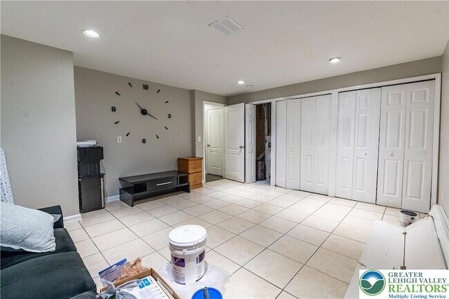 Building Photo - 2512 Gila Dr