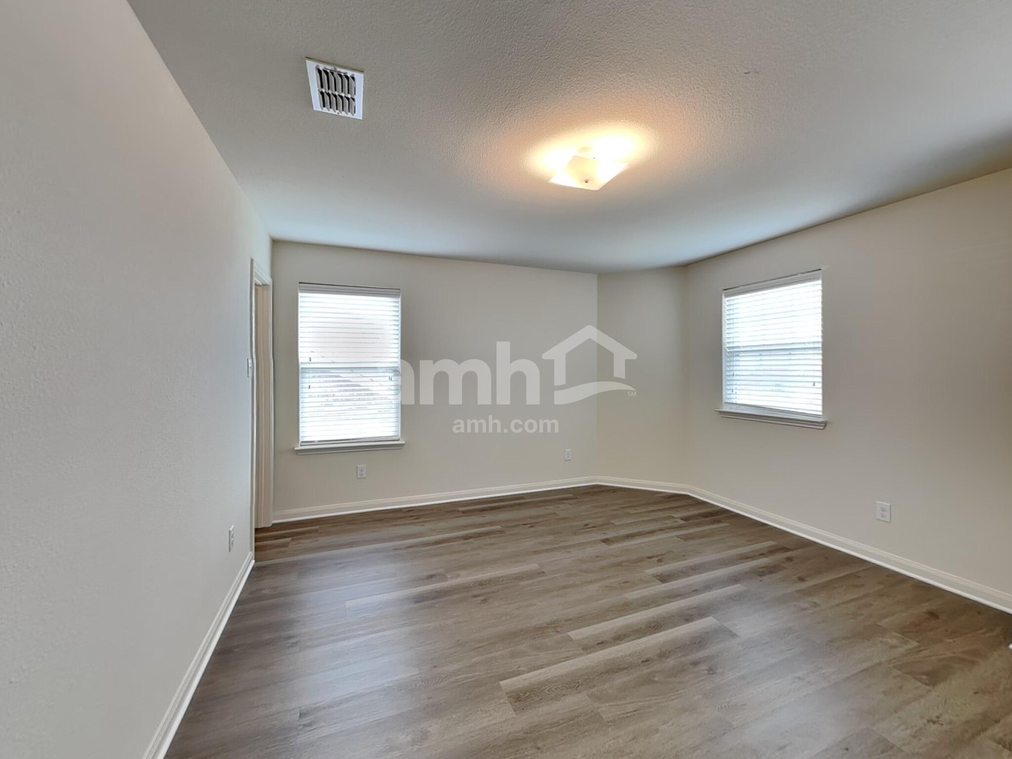Building Photo - 9055 Lone Cypress Dr