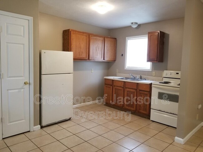 Building Photo - 864 Egg Hill Rd