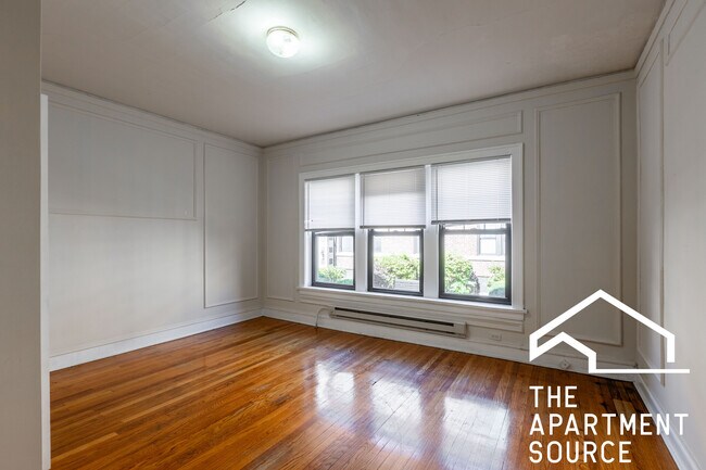 Building Photo - 1319 Oak Ave