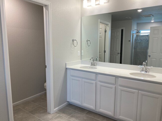 Building Photo - Don't Miss This Stunning 4 Bed/2.5 Bath Home in Harvest Junction, Longmont!  Available September!
