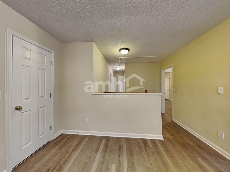 Building Photo - 6323 Stonewick Dr