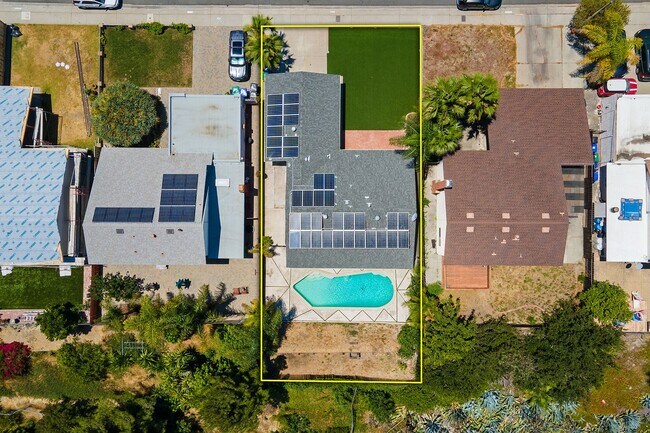 Building Photo - Welcome to Your Dream Home in Sunny San Di...