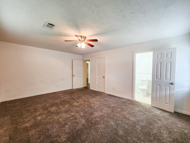 Building Photo - 1307 Dwinnell St