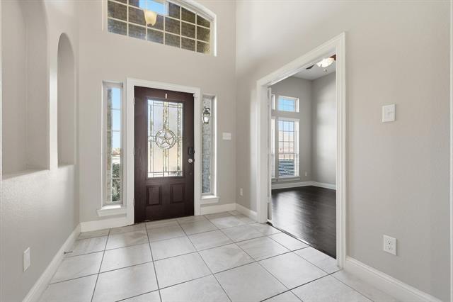 Building Photo - 15801 Weymouth Dr