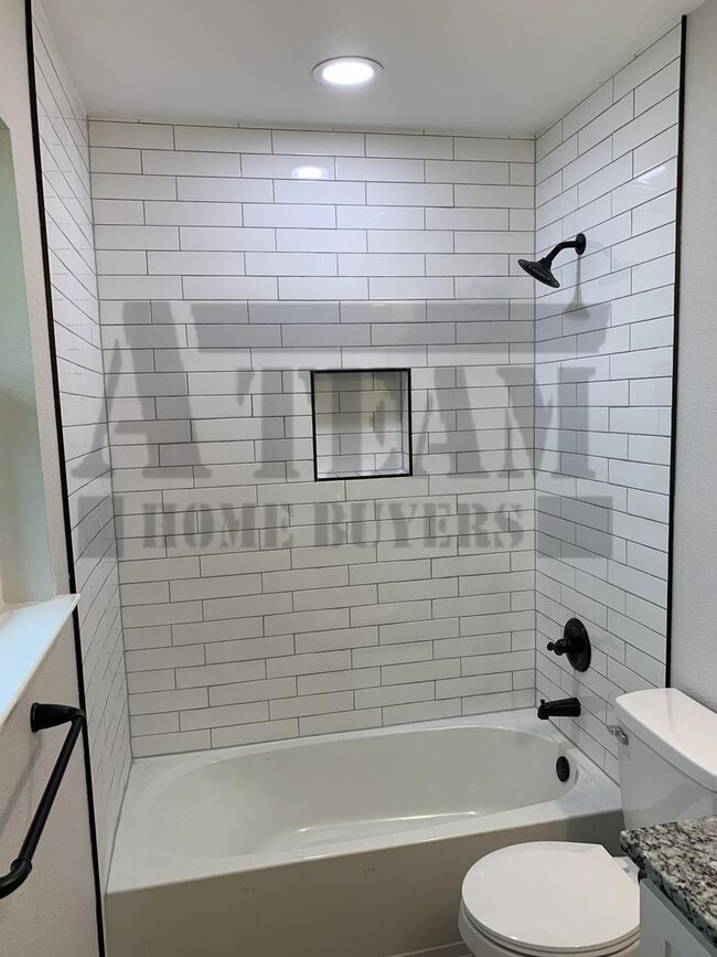 Building Photo - Freshly Remodeled 3 Bed 2 Bath Home!