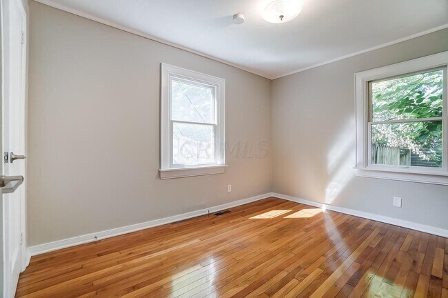 Building Photo - 117 Sharon Springs Dr