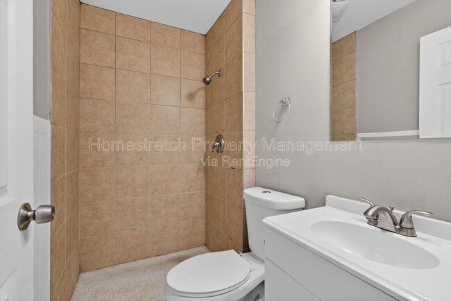 Building Photo - 2385 Greenbriar Dr