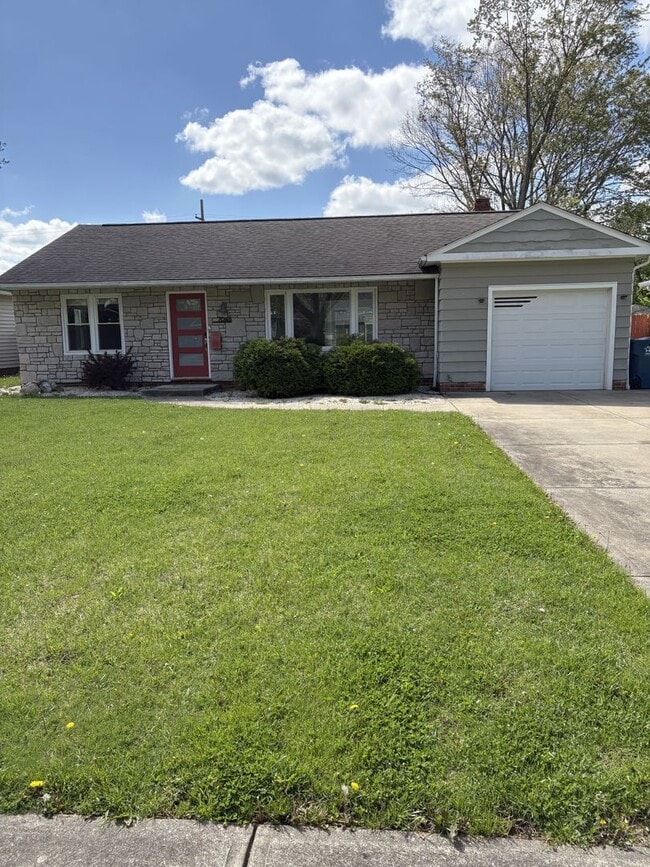 Building Photo - Beautifully Updated 3 Bedroom Home in Parma Heights