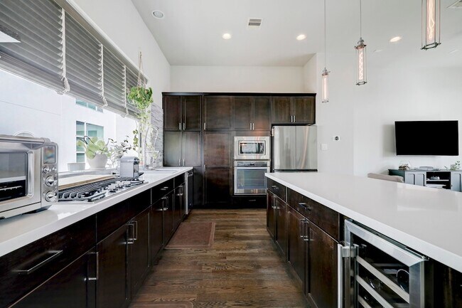 Building Photo - 5622 Kiam St