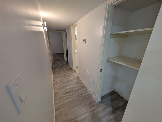 Building Photo - 5550 N Braeswood Blvd