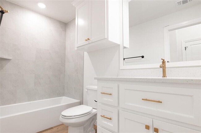 Building Photo - 5732 Lantana Ln