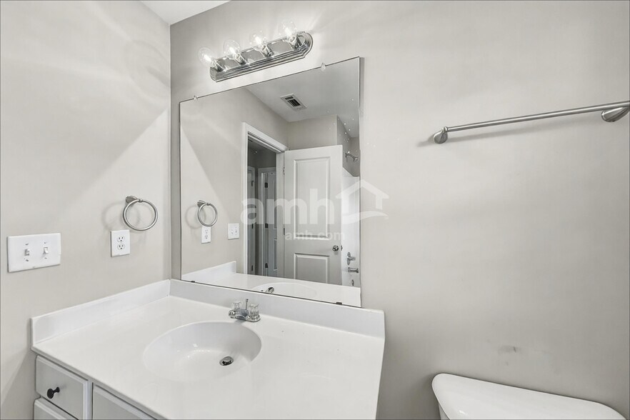 Building Photo - 1396 Revel Cove Dr SW