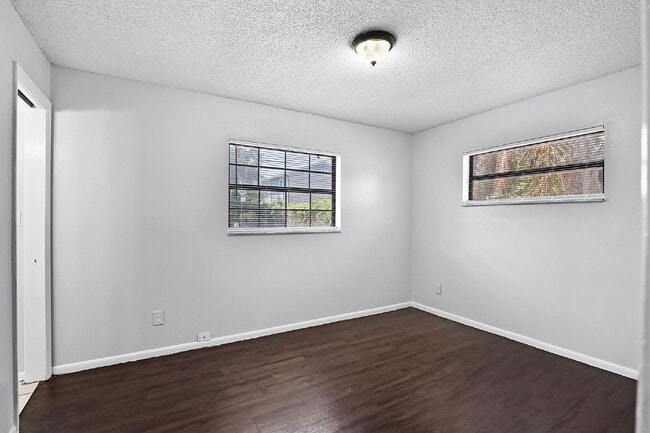 Building Photo - Move-In Ready 3-Bedroom Home with Spacious...