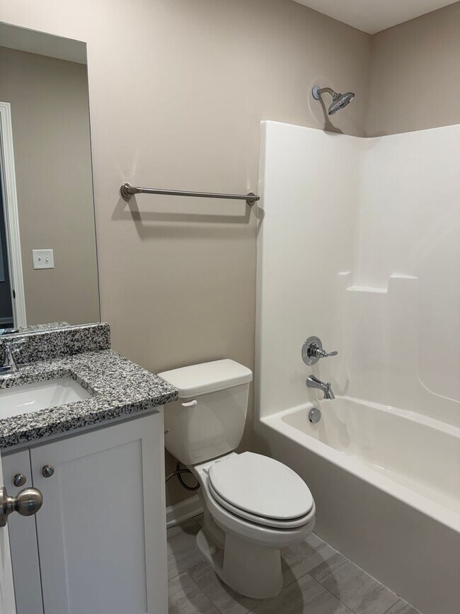Building Photo - 213 Mountaindale Dr