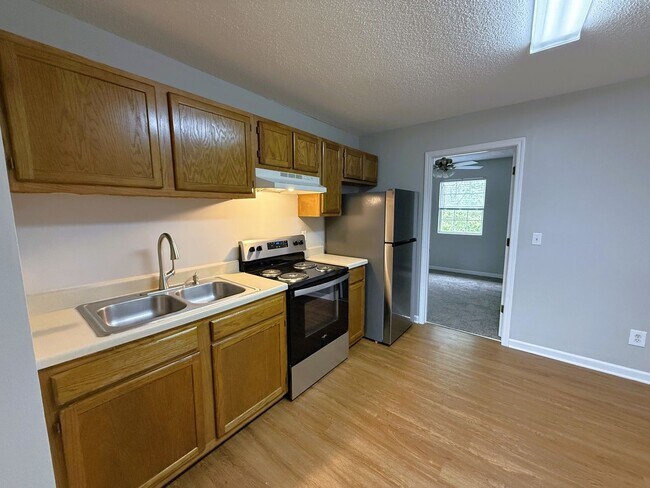 Building Photo - 1 Bedroom / 1.5 Bath with Garage in Gray, TN!