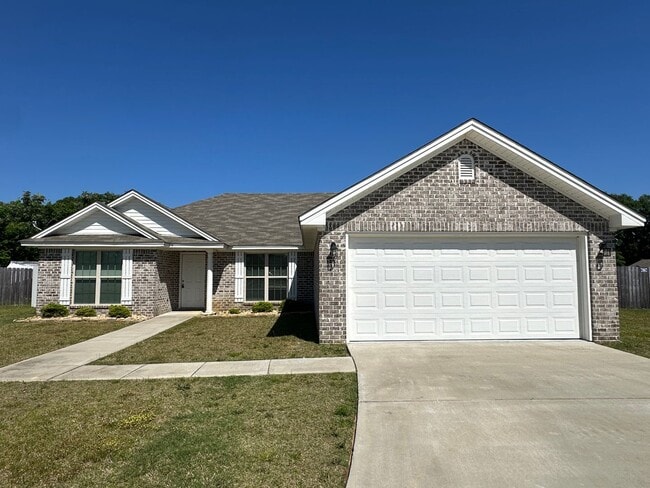 Building Photo - Prattville Home with Garage!