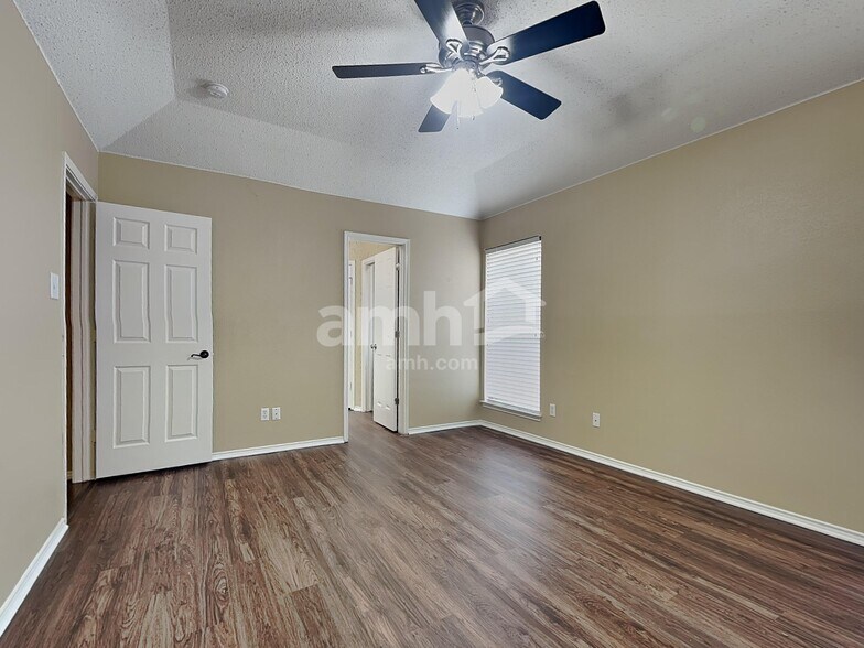 Building Photo - 7312 Glen Dr