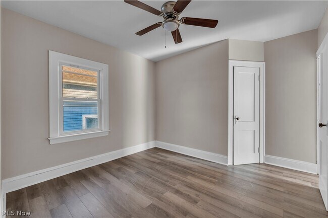 Building Photo - 12812 Parkhill Ave