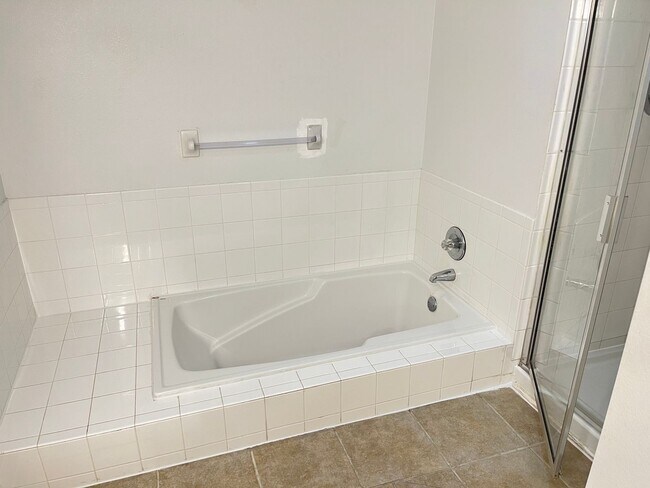 Building Photo - 3bed/2bath townhouse close to Disney inclu...