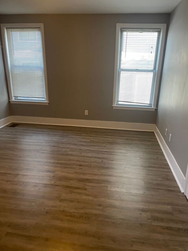 Building Photo - Southie 4 Bed Available 9/1/26