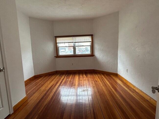 Building Photo - 9 Starbird St