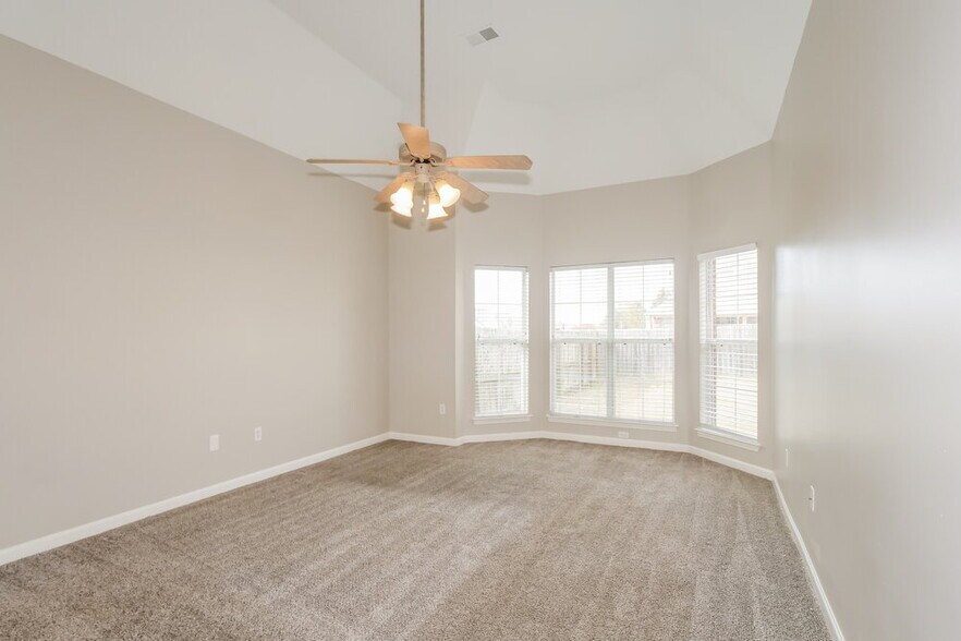 Building Photo - 5607 Antelope Cove