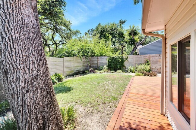 Building Photo - 2815 Inridge Dr